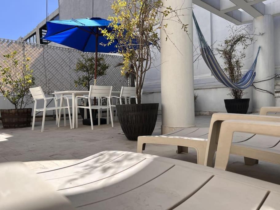 Condesa Residence 7 Stylish 2 Bedroom, 1 Bathroom Residence Accentuating Expansive Interiors Mexico By Eksteriør billede